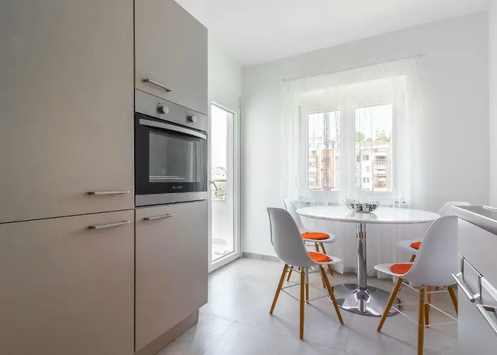 Saten Suite Apartment Near The Beach